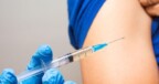 Niet-gevaccineerde ambtenaren op eigen kosten in quarantaine